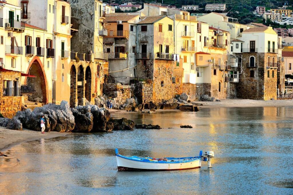 Lavatoioflats Casa Sul Mare E Sul Lavatoio Medievale A Cefalu Luaran gambar