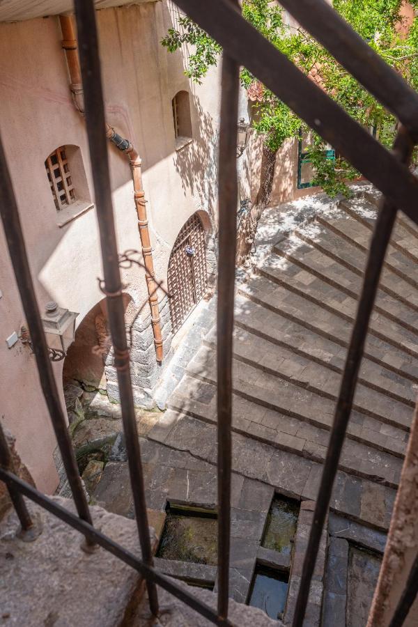 Lavatoioflats Casa Sul Mare E Sul Lavatoio Medievale A Cefalu Luaran gambar